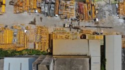 東莞市生態(tài)環(huán)境局無人機航拍沙田鎮(zhèn)企業(yè)未批先建、噴漆廢氣直排！